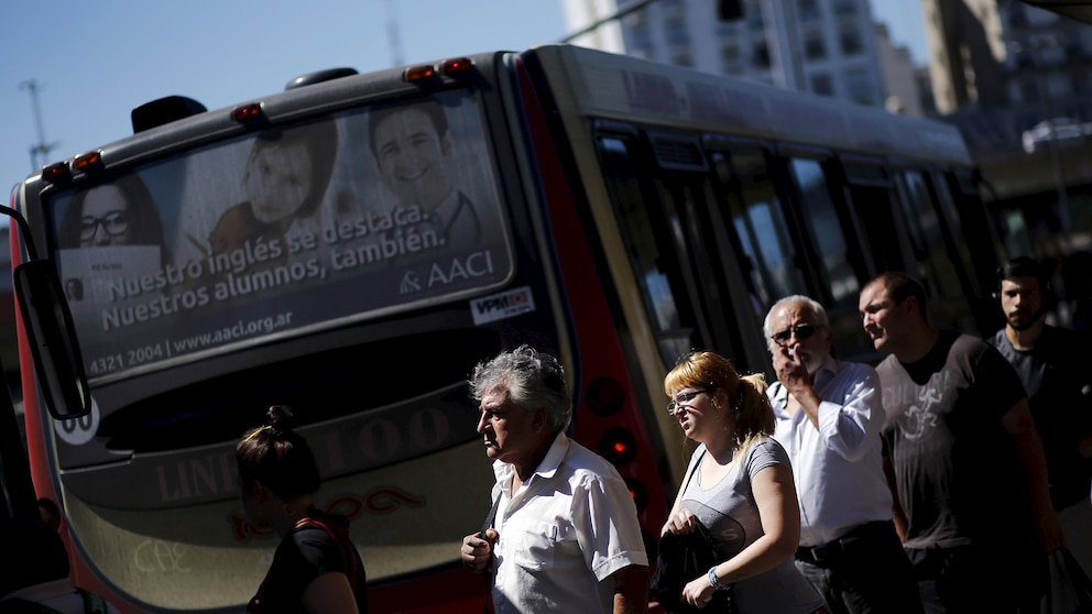Paro de colectivos en Buenos Aires: cuándo será y qué líneas no ...